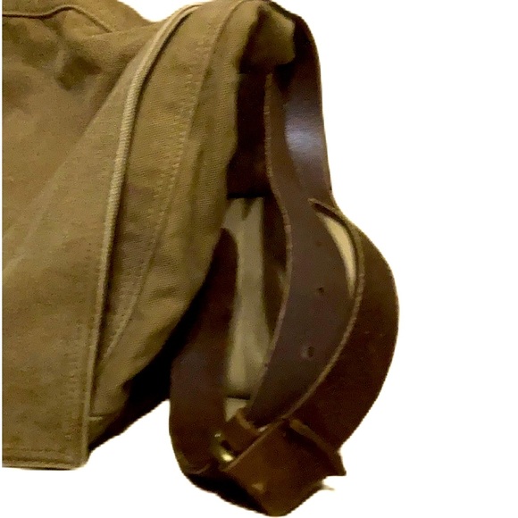 Authentic Dolce & Gabbana canvas crossbody! Excellent Condition! - Picture 5 of 9